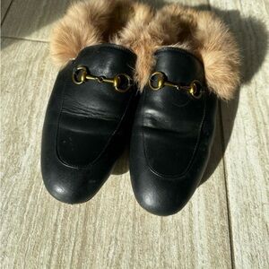 Black Fur-Trim Mule Loafers with Gold Horsebit
